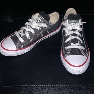 Kids CONVERSE Shoes. Size 1